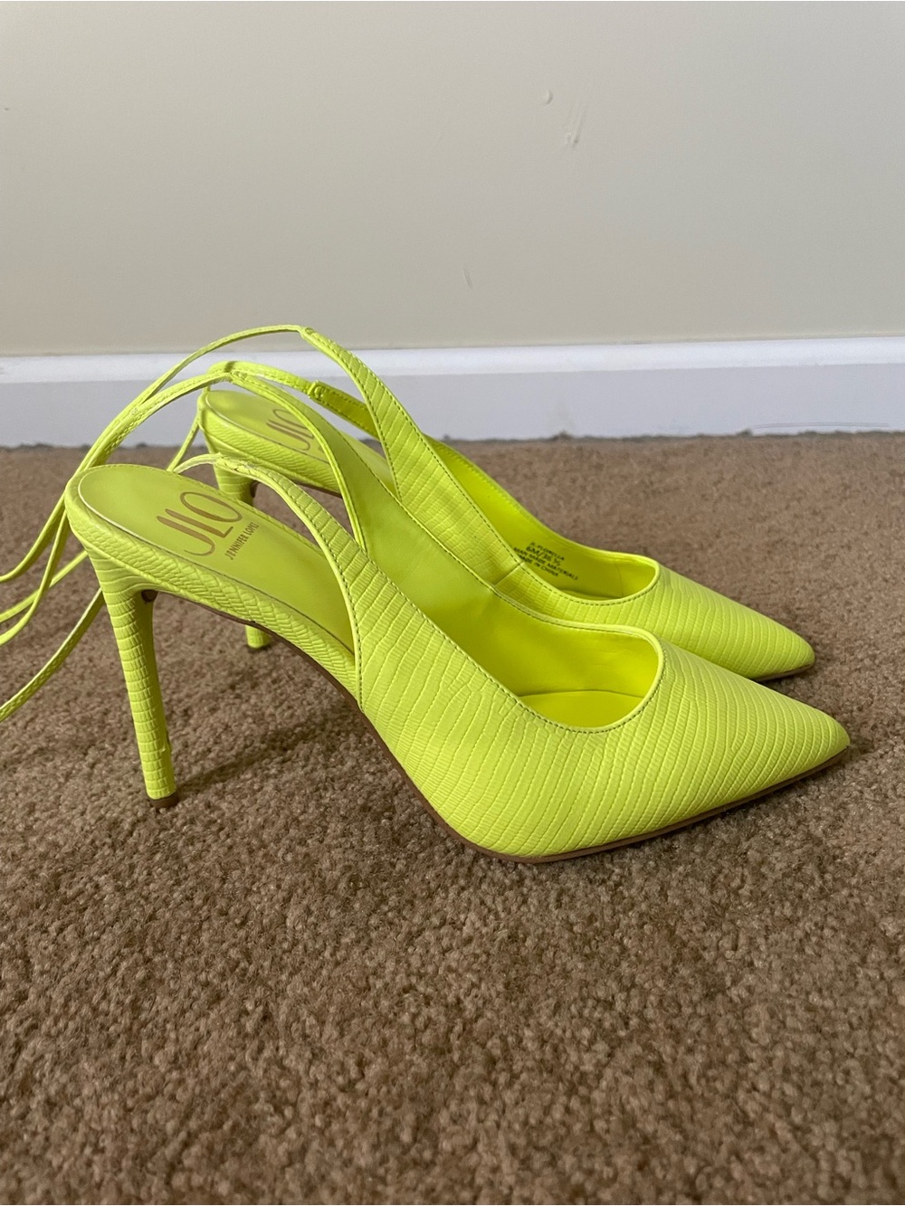 Jlo Jennifer Lopez Fedra Pointe Toe “Florella”  Stilleto Heels Sz 6M Neon Yellow - Picture 3 of 14